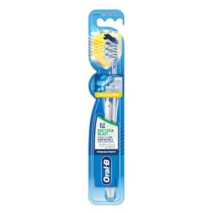 Oral-B Pro-Expert Bacteria Blast Manual Toothbrush Medium